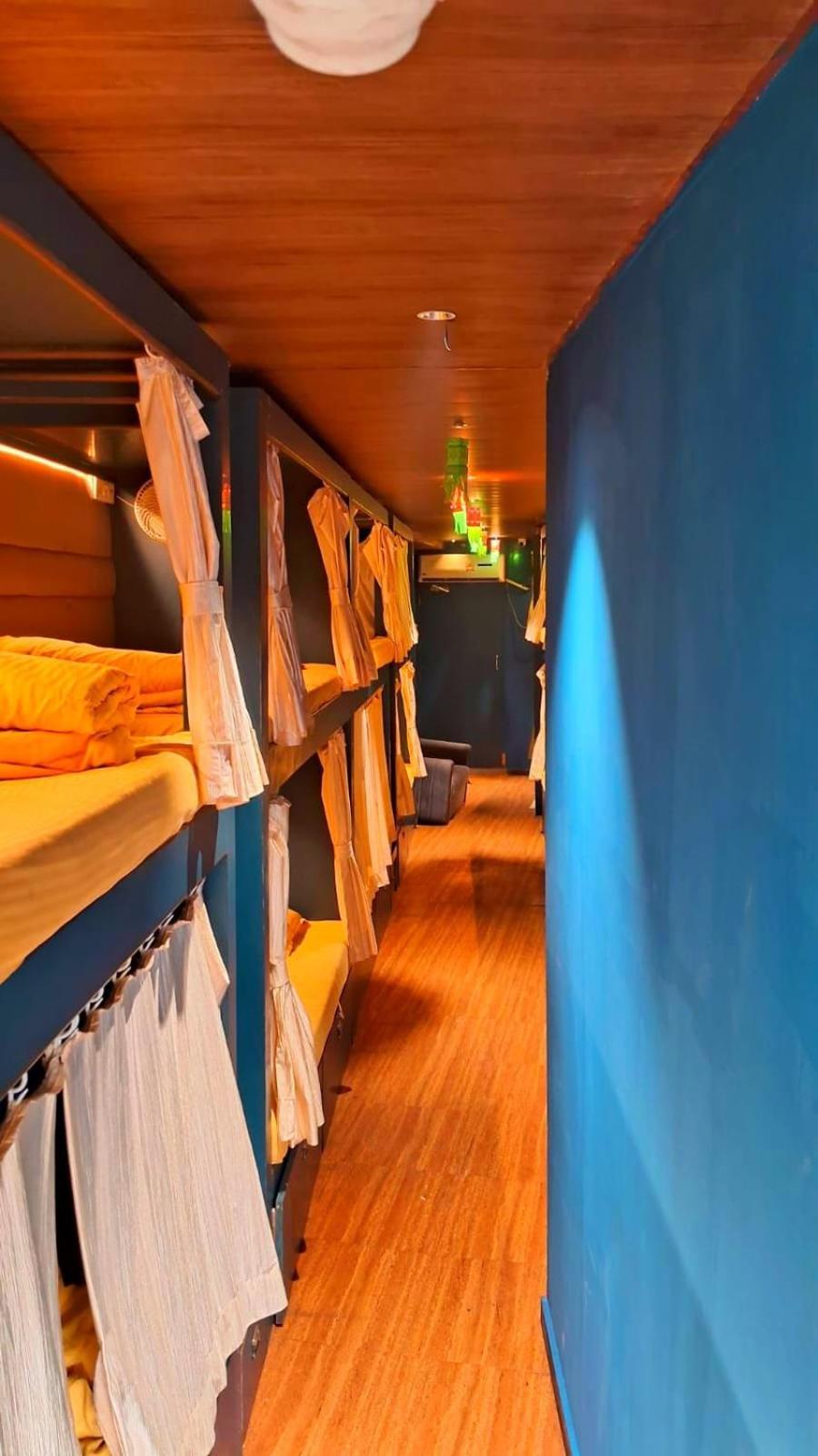 Sinhassan Dormitory Hostel Juhu มุมไบ ภายนอก รูปภาพ